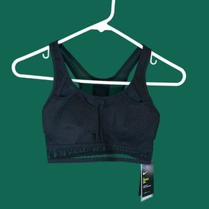 Women’s Nike sports bra (XS)